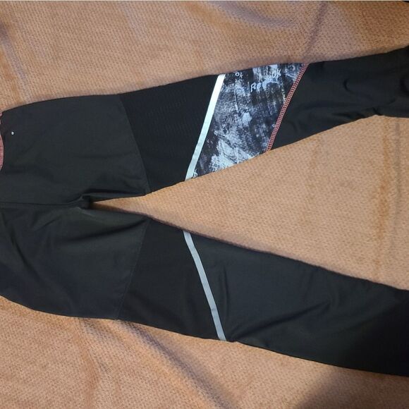Girls Reebok leggings - Picture 3 of 4